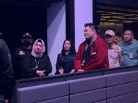 Tim gabungan BPPRD, TNI, Polri, dan Satpol PP Palangka Raya saat melakukan pendataan pajak di sebuah kafe