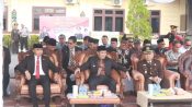 Bupati Ahmad Rifa'i menghadiri Upacara Hari Bhayangkara ke-80 di halaman Polres Pulang Pisau.