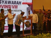 Musprov VIII KADIN Kalteng di Palangka Raya memperkuat kolaborasi pemerintah dan pengusaha.
