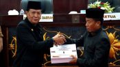 Penyerahan Rancangan KUA-PPAS APBD 2027 Murung Raya kepada DPRD.