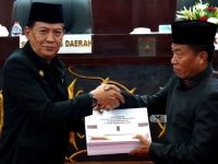 Penyerahan Rancangan KUA-PPAS APBD 2027 Murung Raya kepada DPRD.