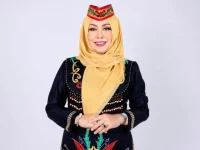 Adiah Chandra Sari mendukung aturan penggunaan handphone di sekolah Kalimantan Tengah.