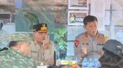 Kapolda dan Gubernur Kalteng meninjau Posko Karhutla di Tumbang Nusa.